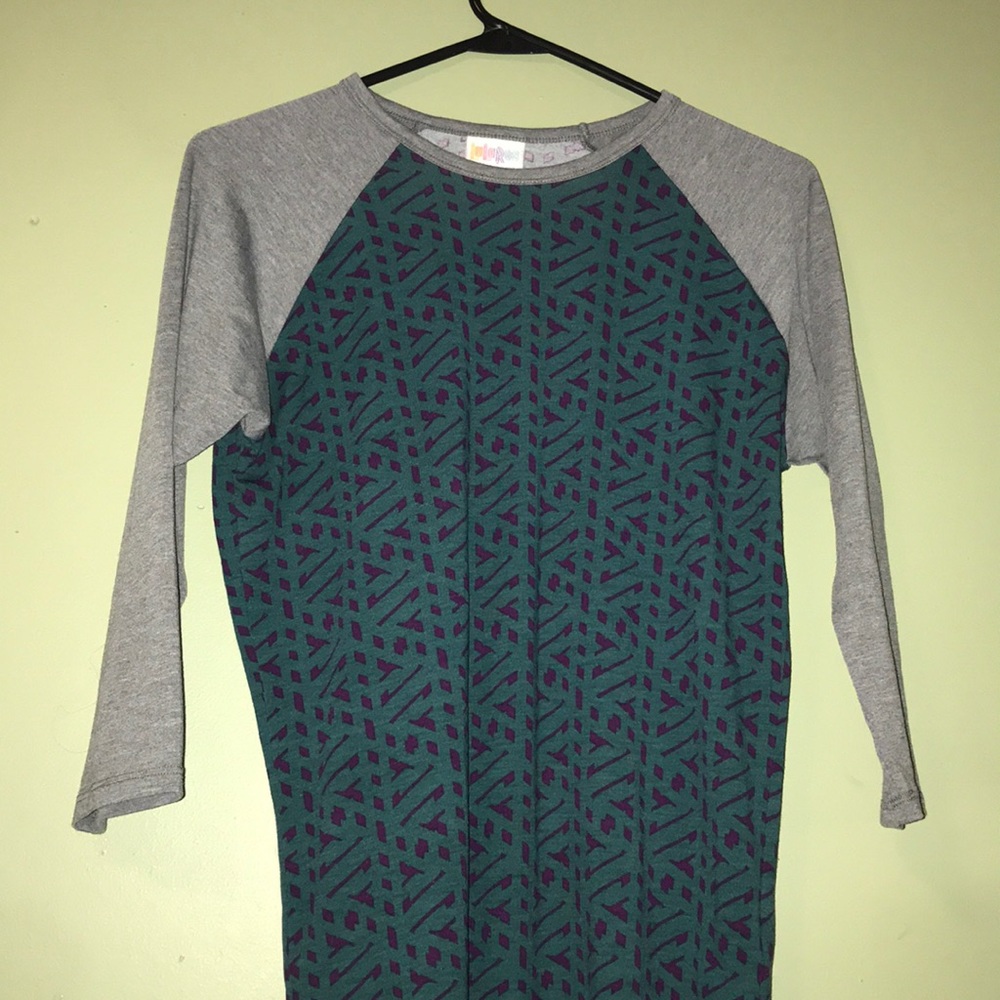 Lularoe Randy’s long sleeve tee